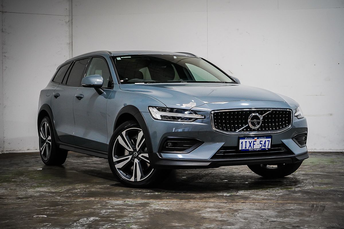 2021 Volvo V60 Cross Country B5