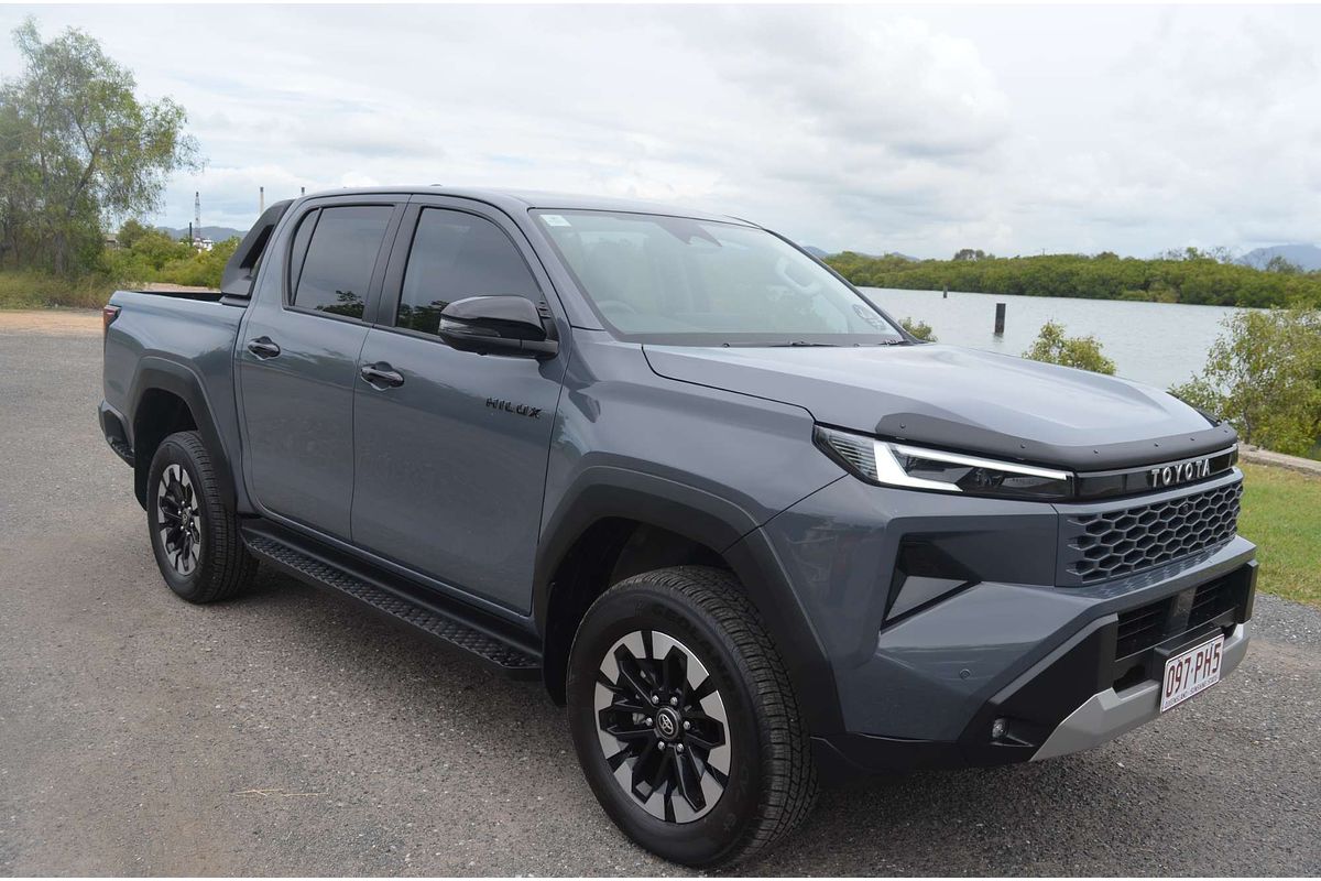 2025 Toyota Hilux SR5 GUN226R 4X4