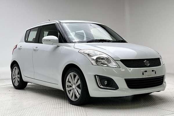 2014 Suzuki Swift GLX Navigator FZ thumb-0