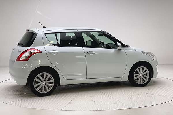 2014 Suzuki Swift GLX Navigator FZ thumb-2