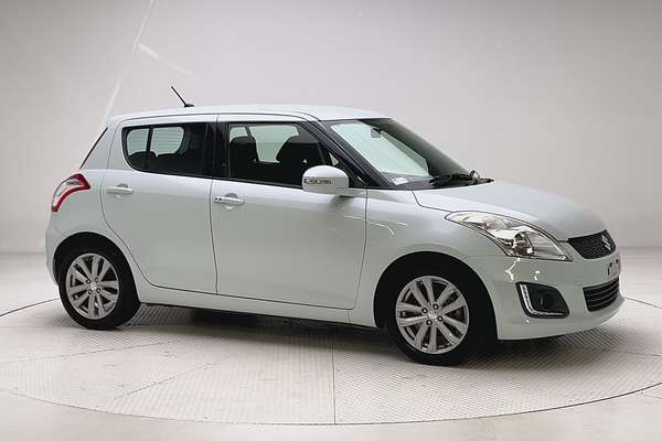 2014 Suzuki Swift GLX Navigator FZ thumb-3