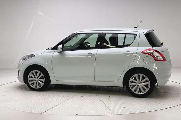 2014 Suzuki Swift GLX Navigator FZ thumb-7