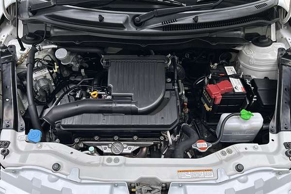 2014 Suzuki Swift GLX Navigator FZ thumb-10