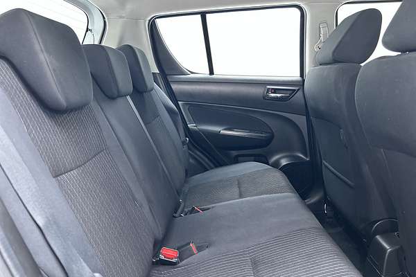 2014 Suzuki Swift GLX Navigator FZ thumb-11