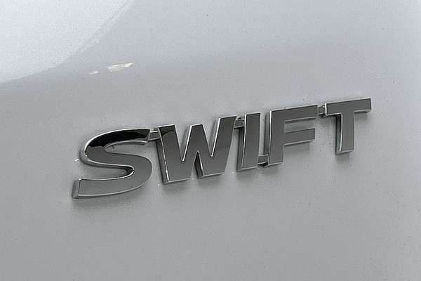 2014 Suzuki Swift GLX Navigator FZ thumb-21