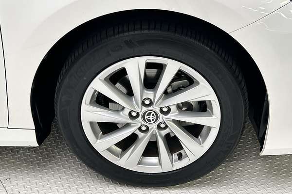 2024 Toyota Camry Ascent AXVH70R thumb-9
