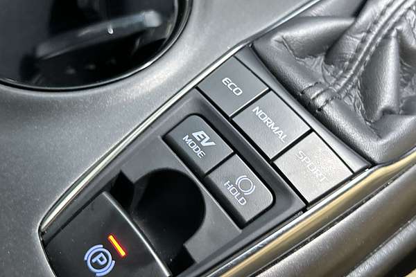 2024 Toyota Camry Ascent AXVH70R thumb-17