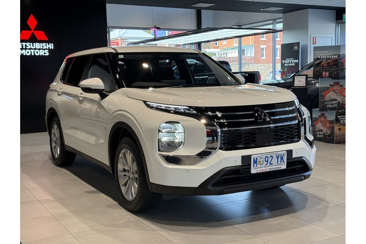 2025 Mitsubishi Outlander ES ZM