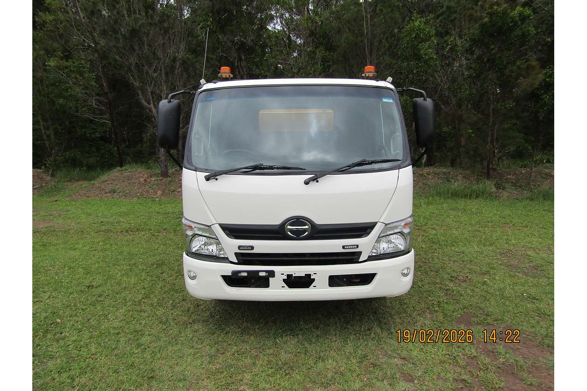 2018 Hino 300 Series 917 MEDIUM TIPPER XZU710R