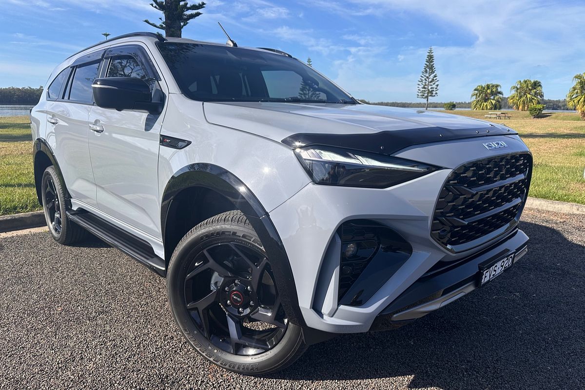 2025 Isuzu MU-X X-TERRAIN