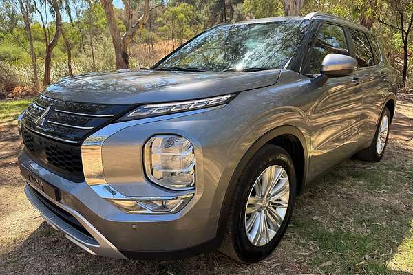 2022 Mitsubishi Outlander LS ZM thumb-2