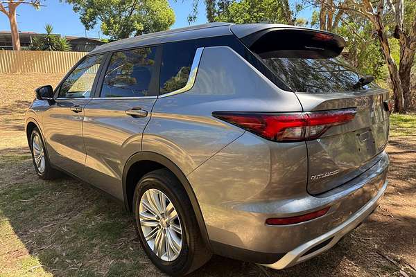 2022 Mitsubishi Outlander LS ZM thumb-3