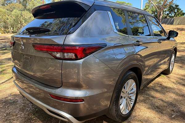 2022 Mitsubishi Outlander LS ZM thumb-5