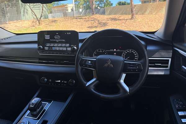 2022 Mitsubishi Outlander LS ZM thumb-10