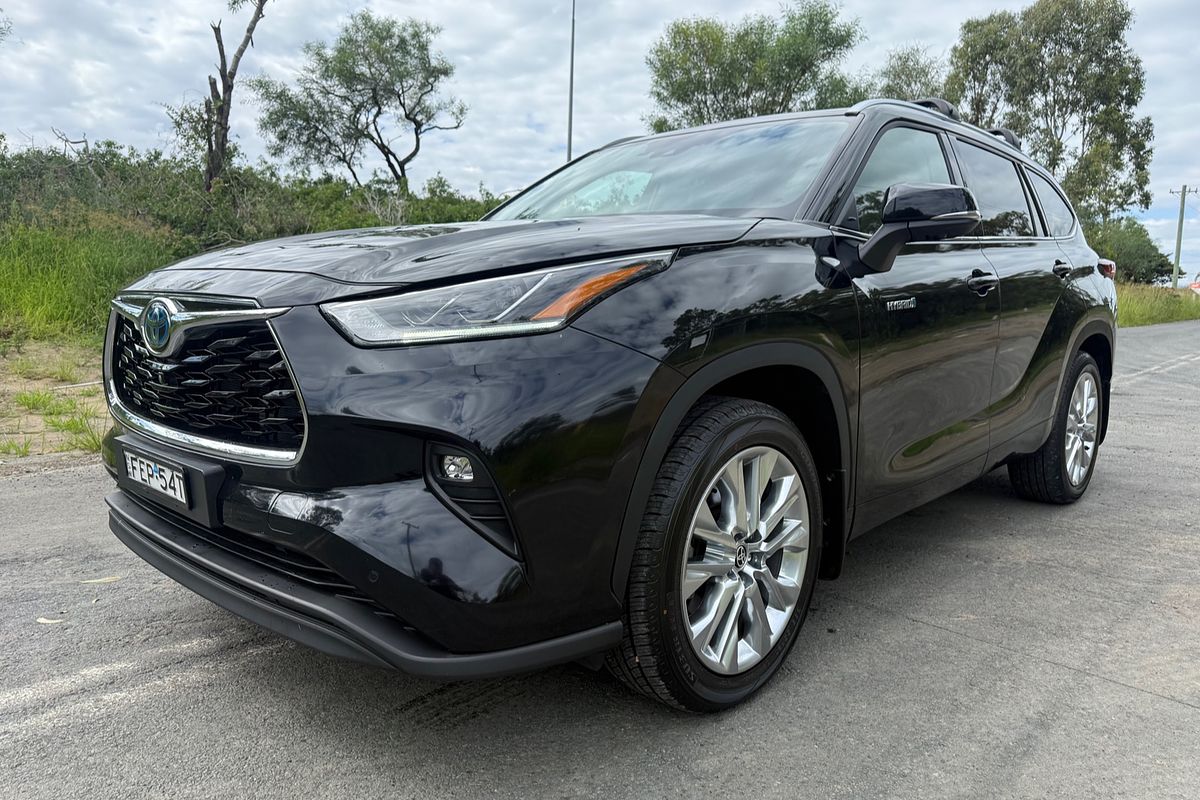 2024 Toyota Kluger Grande AXUH78R