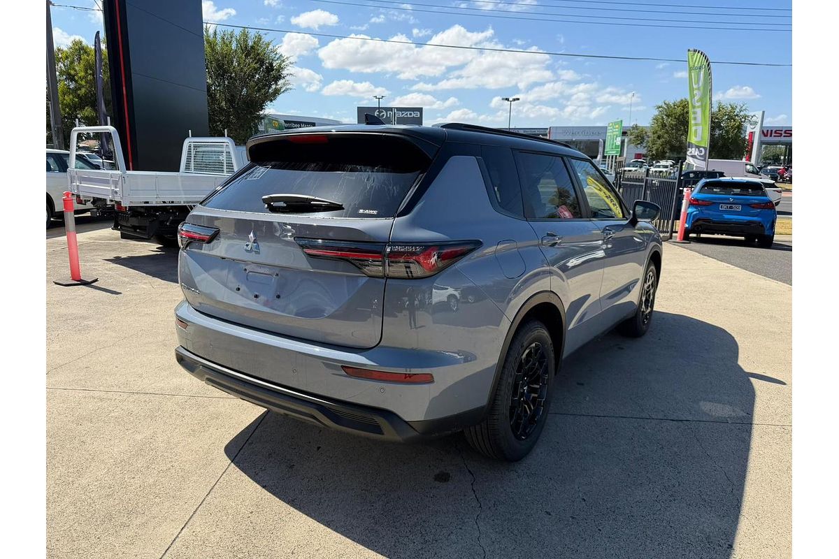 2025 Mitsubishi Outlander LS ZM