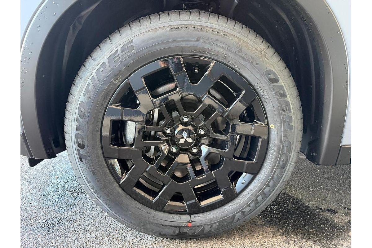 2025 Mitsubishi Outlander LS ZM