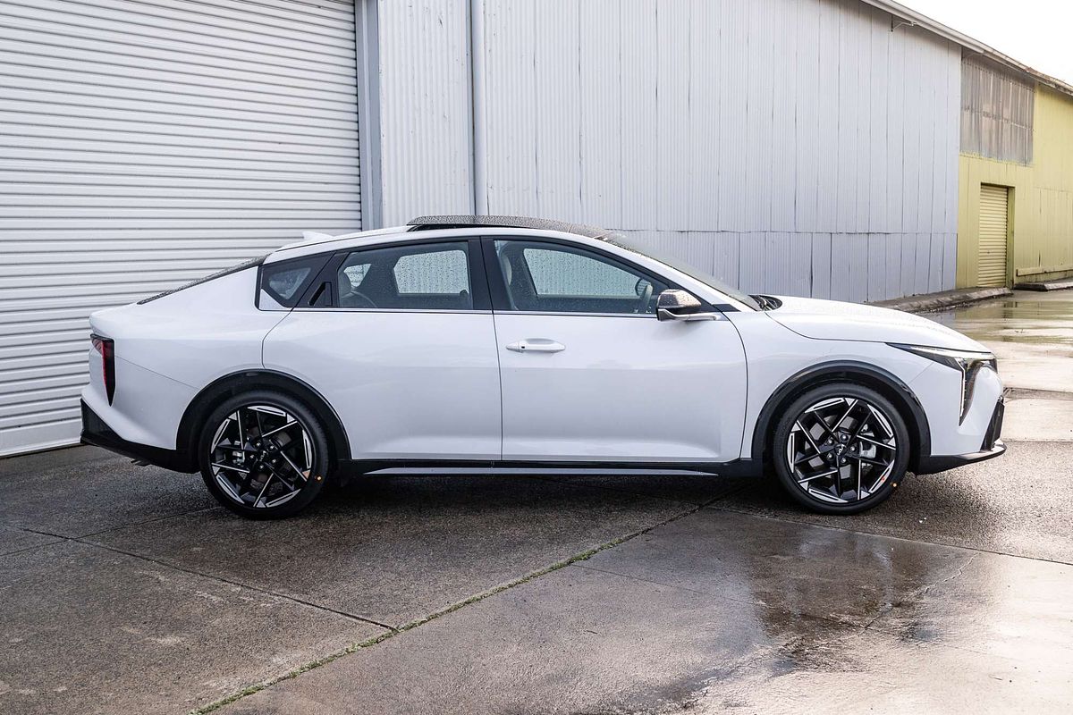 2025 Kia K4 GT-Line CL4m