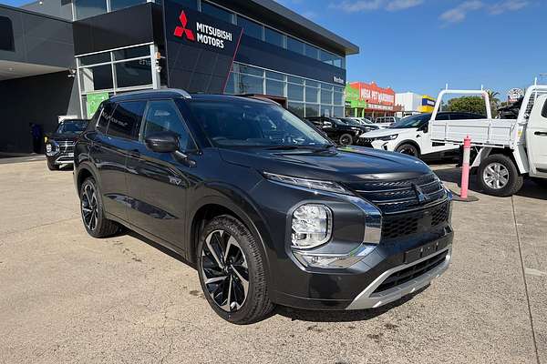 2025 Mitsubishi Outlander PHEV Exceed ZM