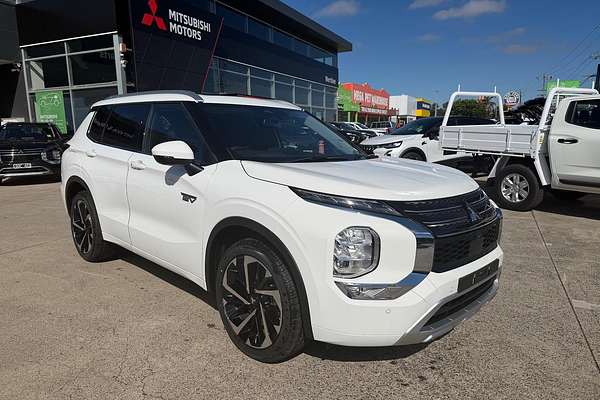 2025 Mitsubishi Outlander PHEV Exceed ZM
