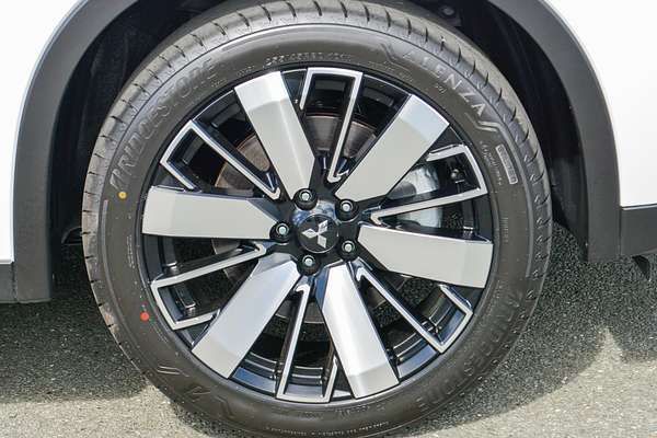 2025 Mitsubishi Outlander Aspire ZM thumb-3