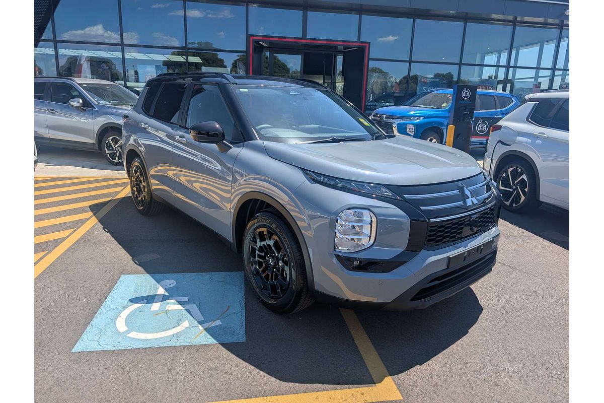 2025 Mitsubishi Outlander LS BLACK EDITION ZM