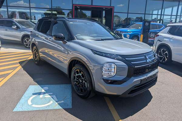 2025 Mitsubishi Outlander LS BLACK EDITION ZM