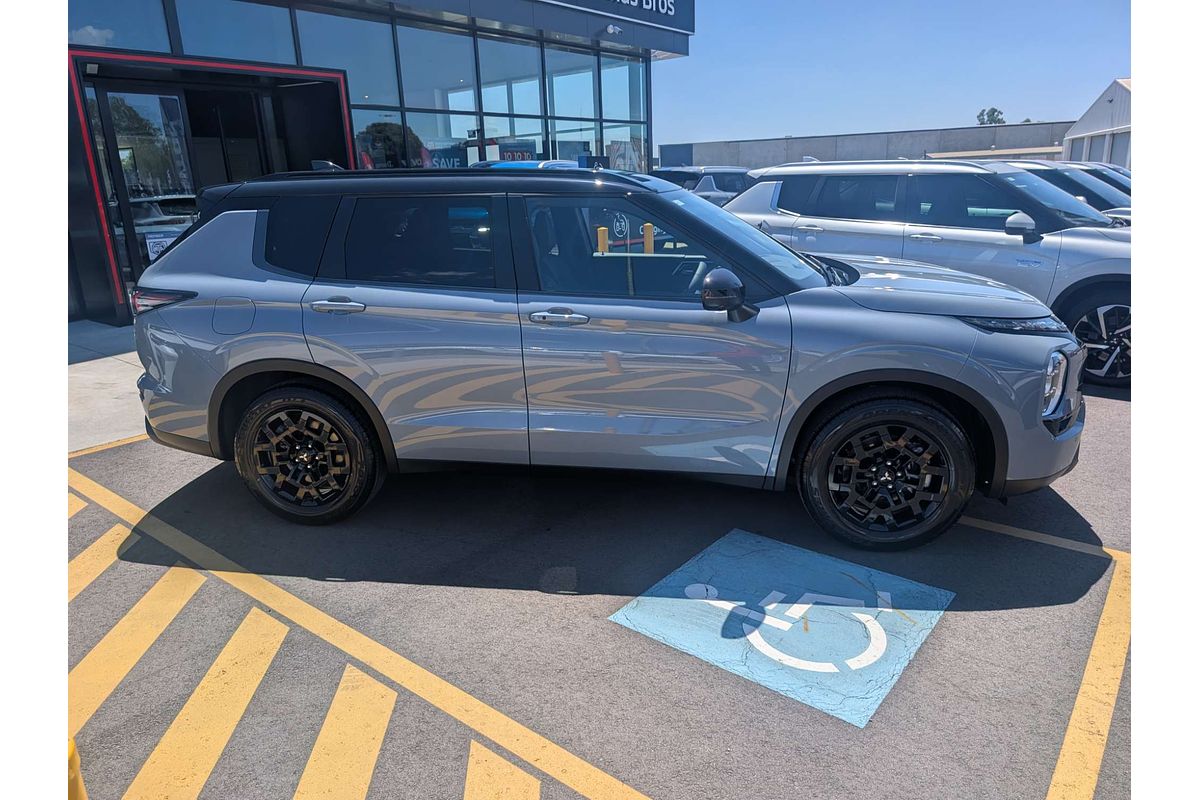 2025 Mitsubishi Outlander LS BLACK EDITION ZM