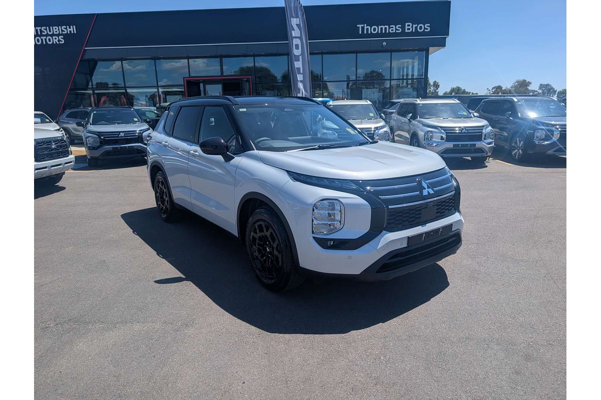 2025 Mitsubishi Outlander LS BLACK EDITION ZM