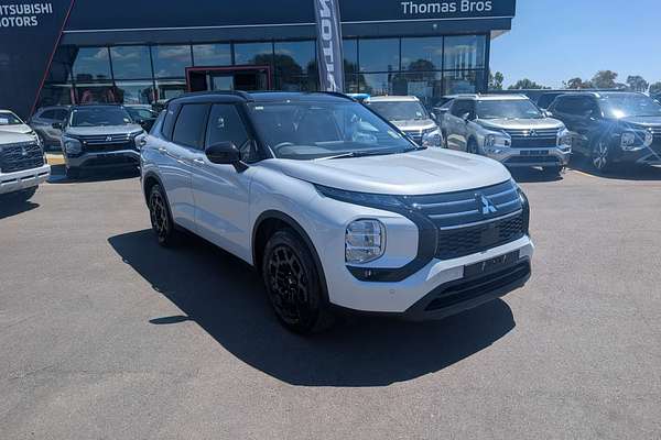 2025 Mitsubishi Outlander LS BLACK EDITION ZM