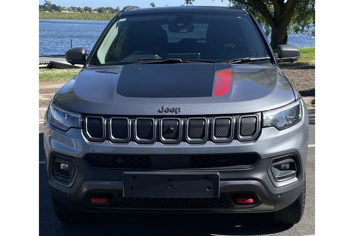 2025 Jeep Compass Trailhawk M6