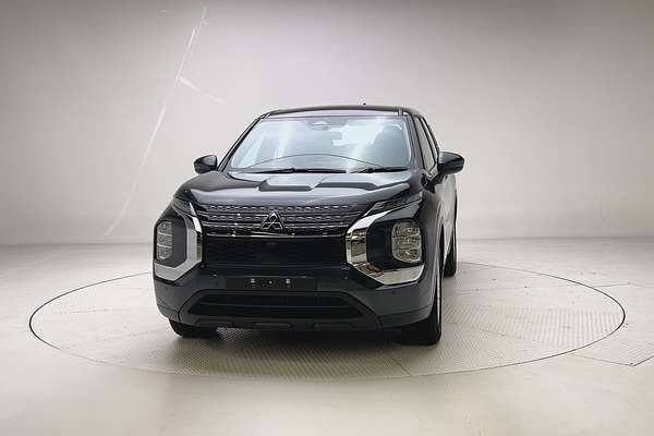 2023 Mitsubishi Outlander ES ZM thumb-2