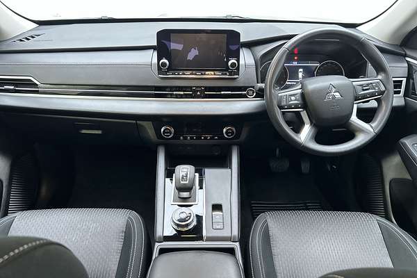 2023 Mitsubishi Outlander ES ZM thumb-19