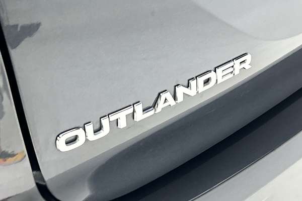 2023 Mitsubishi Outlander ES ZM thumb-21