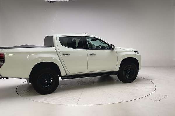 2022 Mitsubishi Triton GLS MR 4X4 thumb-2