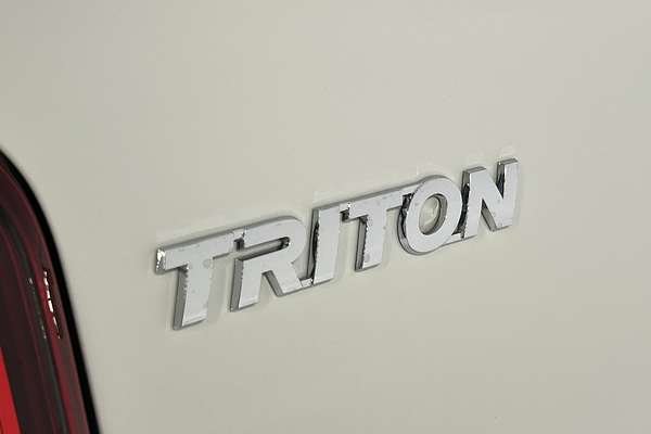 2022 Mitsubishi Triton GLS MR 4X4 thumb-21