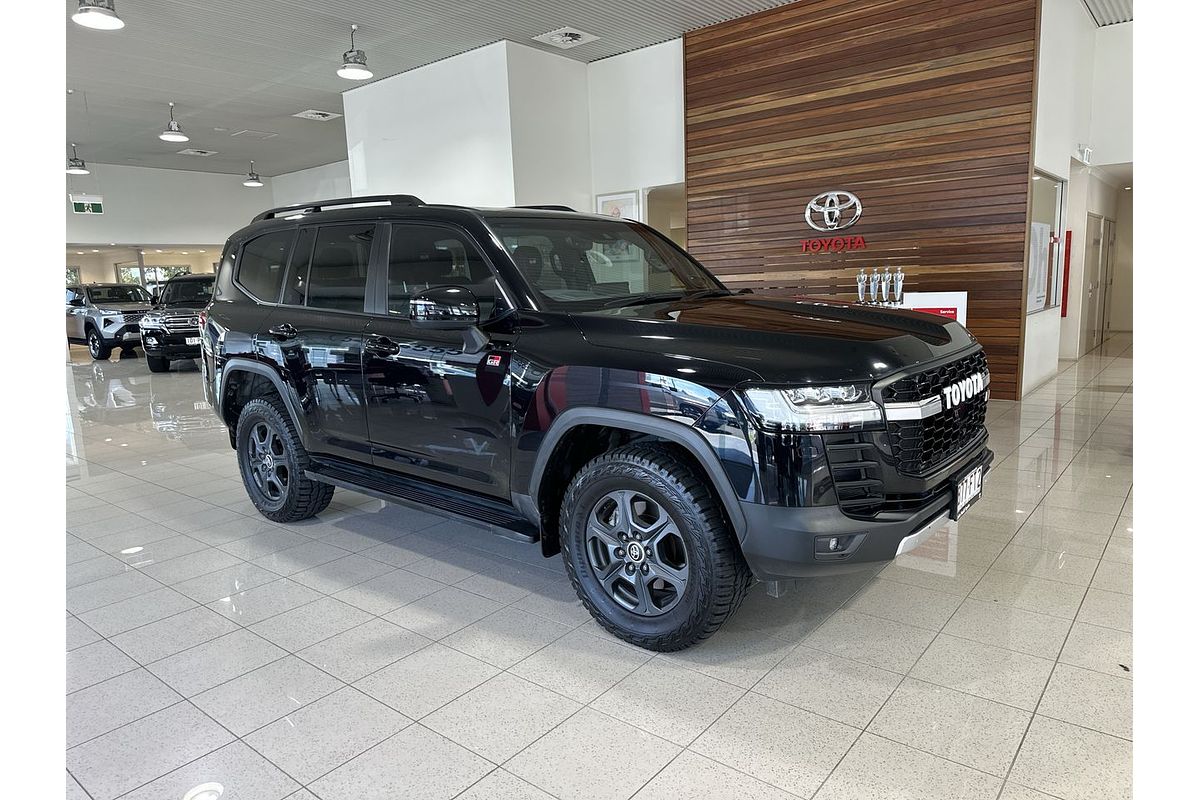 2022 Toyota Landcruiser GR Sport FJA300R