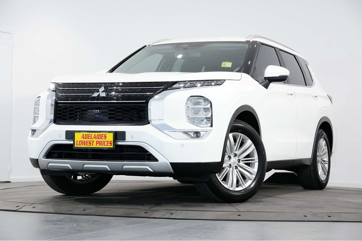 2024 Mitsubishi Outlander LS ZM