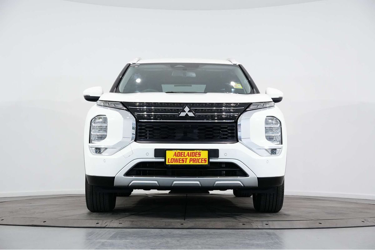 2024 Mitsubishi Outlander LS ZM