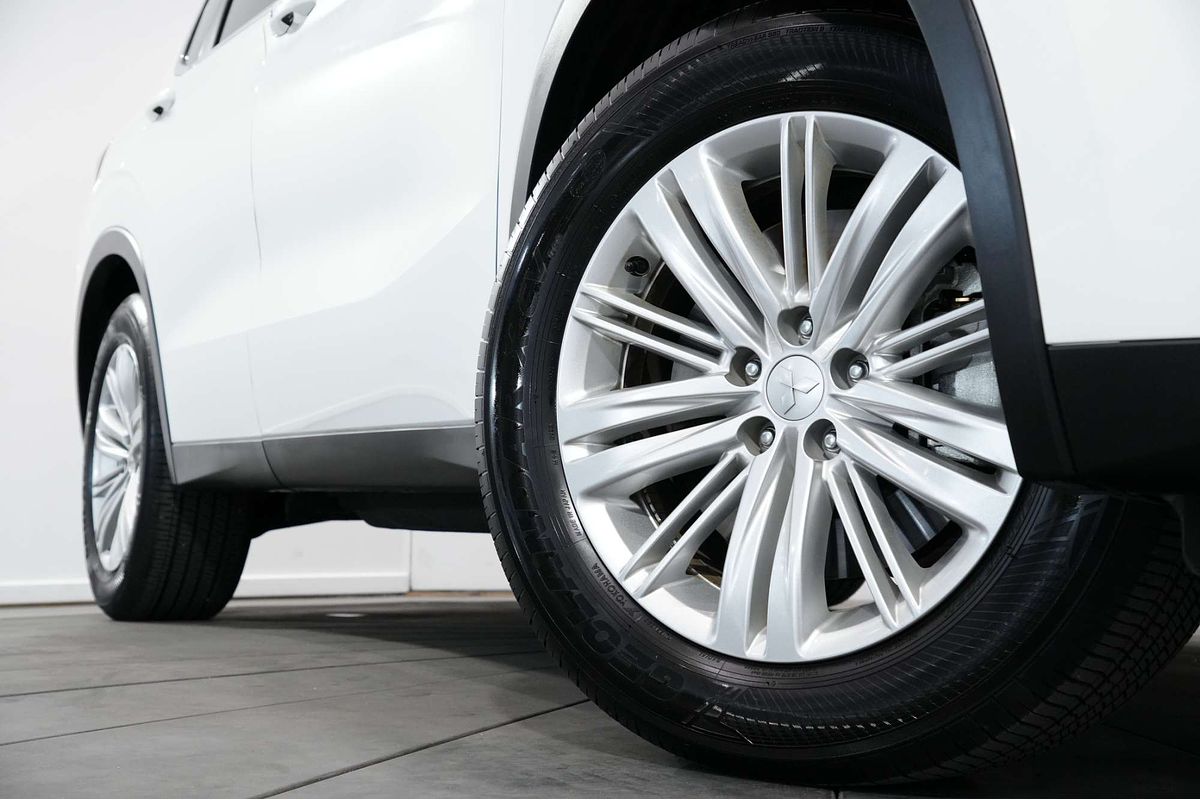 2024 Mitsubishi Outlander LS ZM