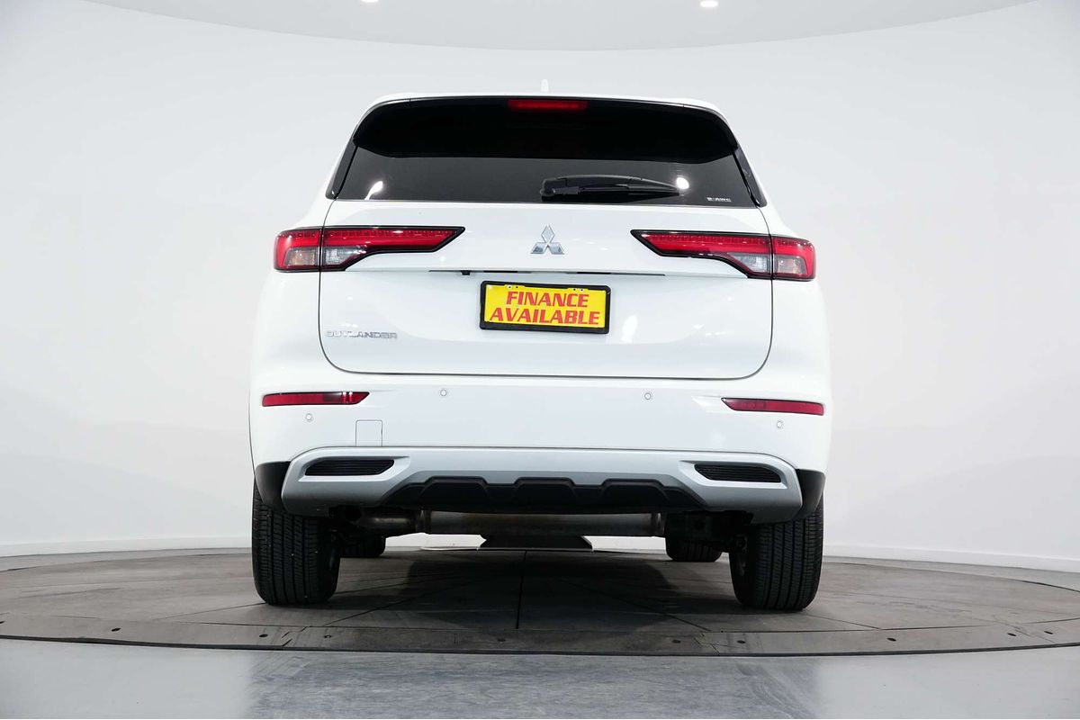 2024 Mitsubishi Outlander LS ZM