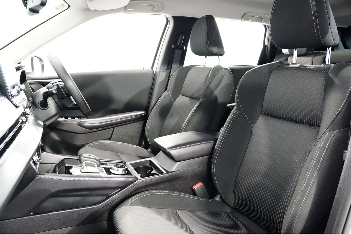 2024 Mitsubishi Outlander LS ZM