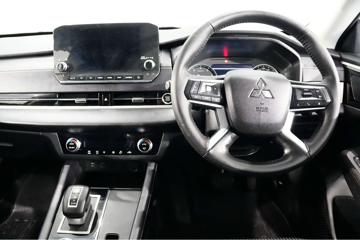 2024 Mitsubishi Outlander LS ZM