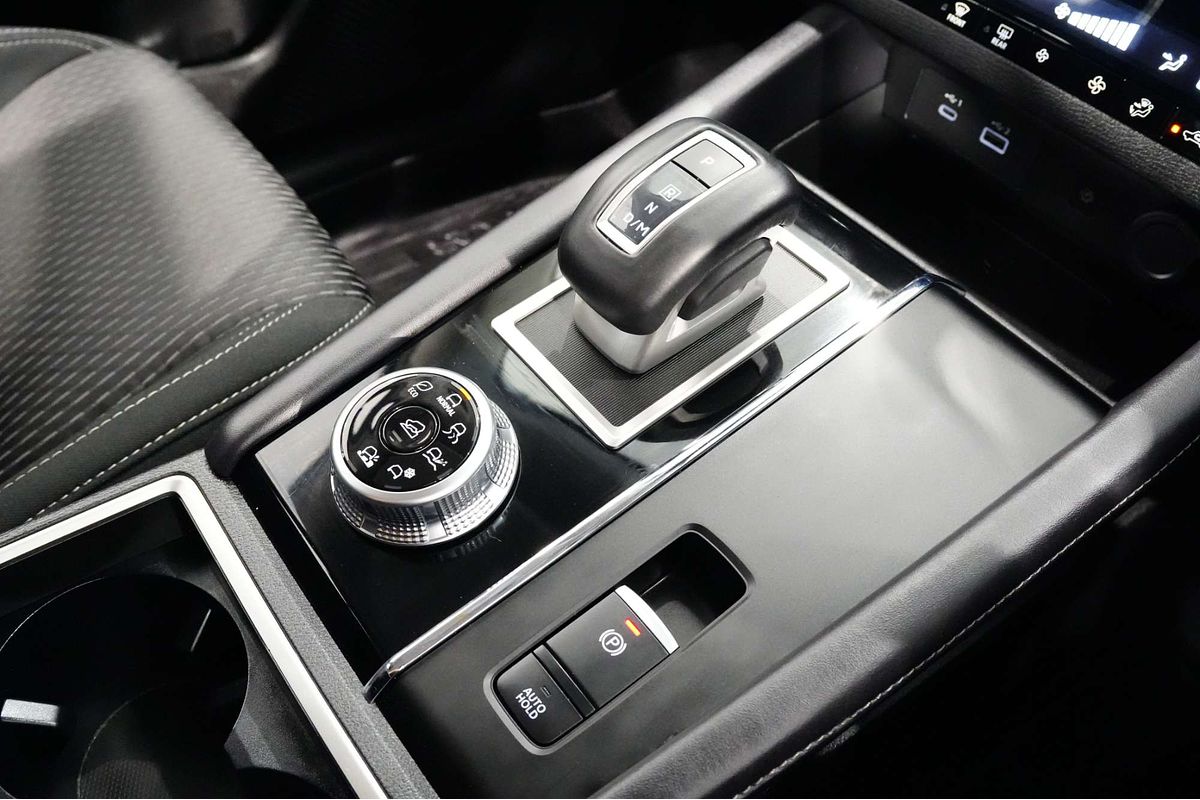 2024 Mitsubishi Outlander LS ZM