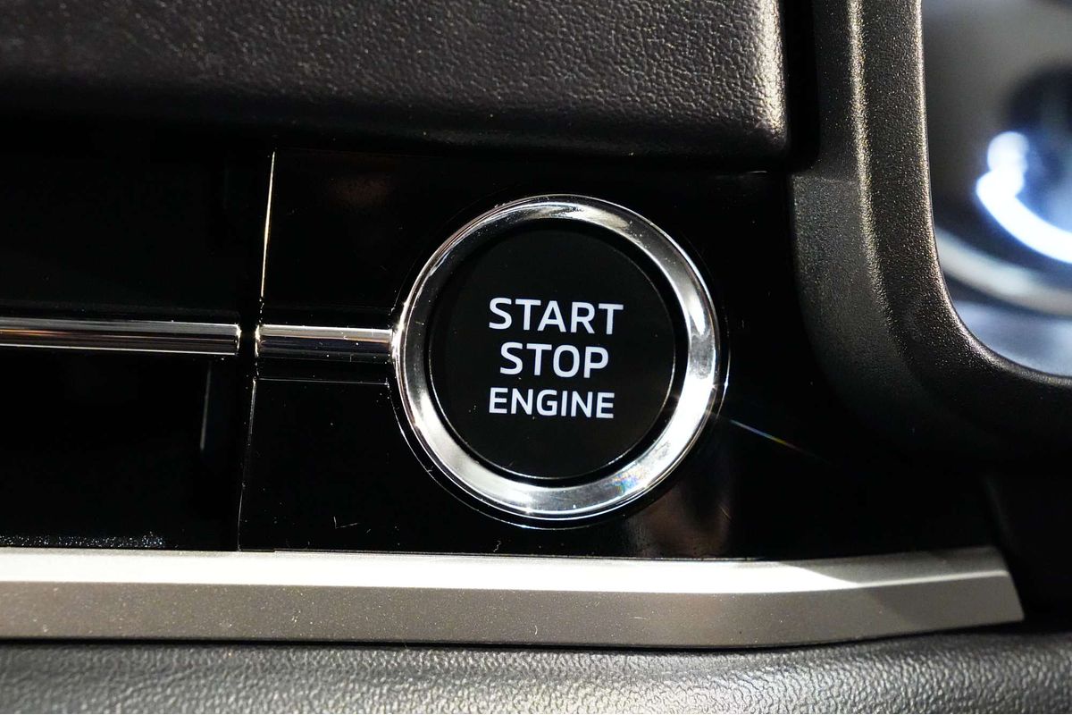 2024 Mitsubishi Outlander LS ZM