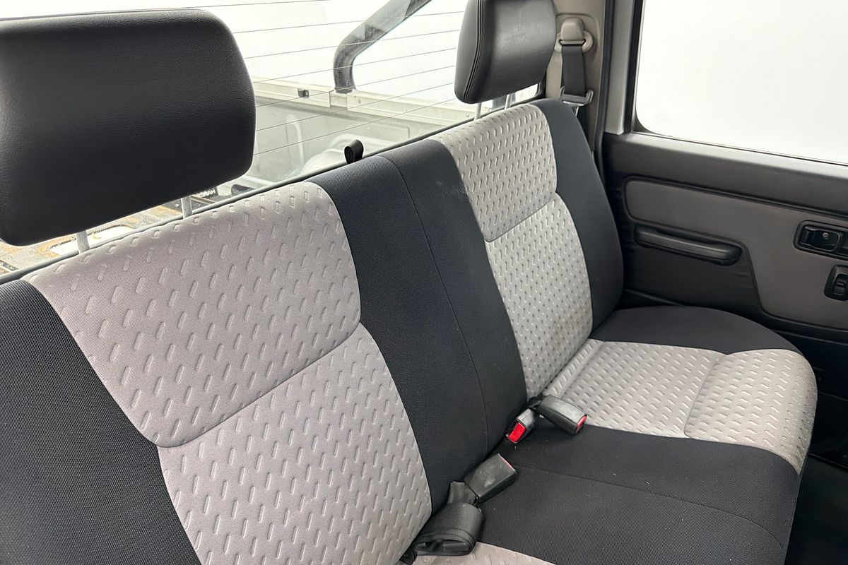 2011 Nissan Navara ST-R D22 4X4