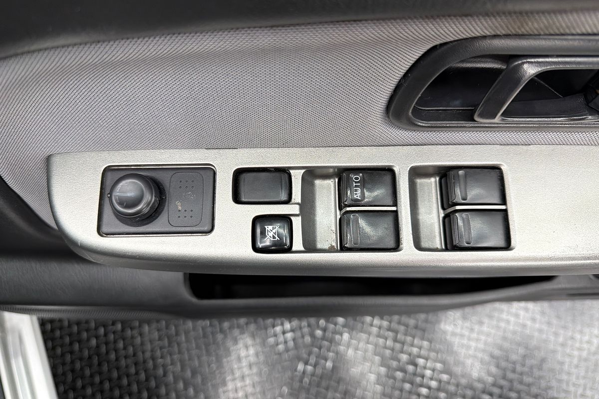 2011 Nissan Navara ST-R D22 4X4