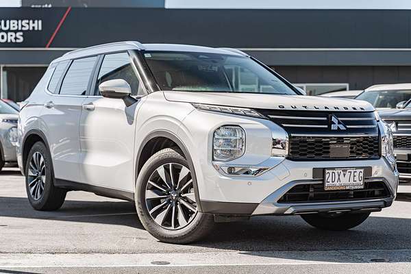 2025 Mitsubishi Outlander LS ZM