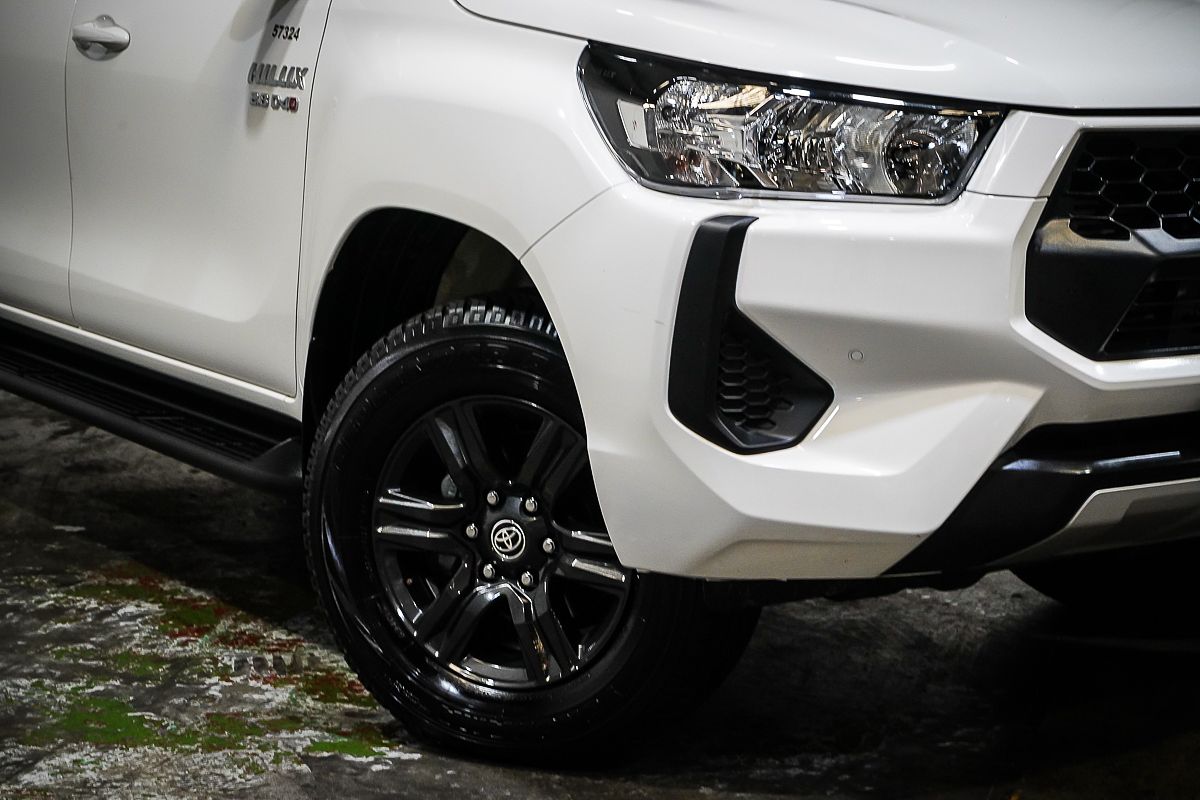 2025 Toyota Hilux SR GUN126R 4X4
