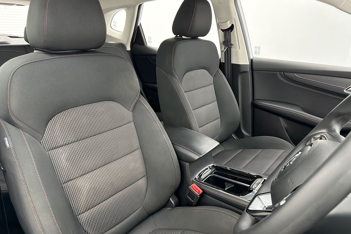 2022 MG HS Core SAS23